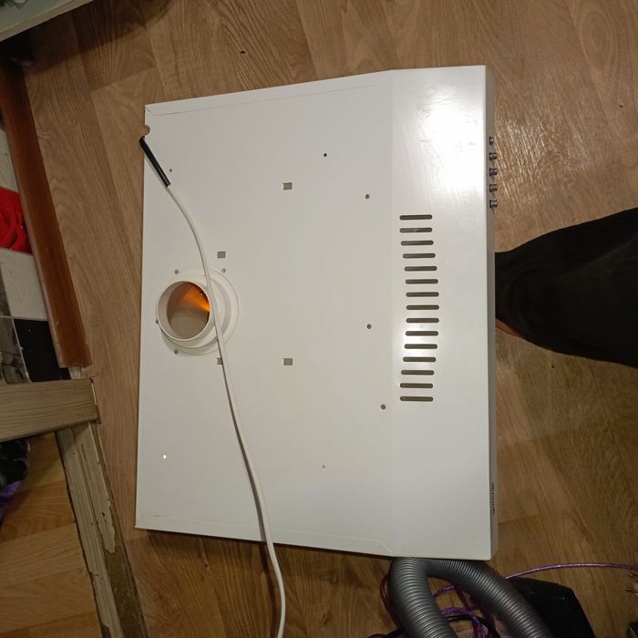 Вытяжка в хорошем состоянии