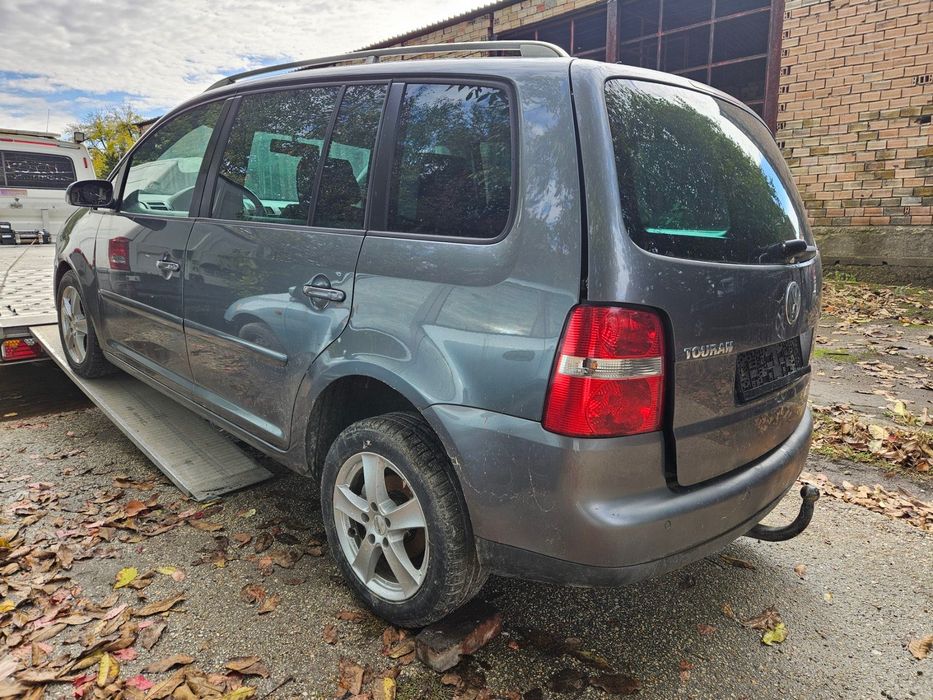 На части VW Tauran Фолксваген тауран 2.0 TDi 2004