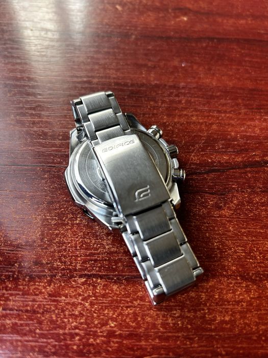 Casino Edefice EFC-S550-1AV Часовник