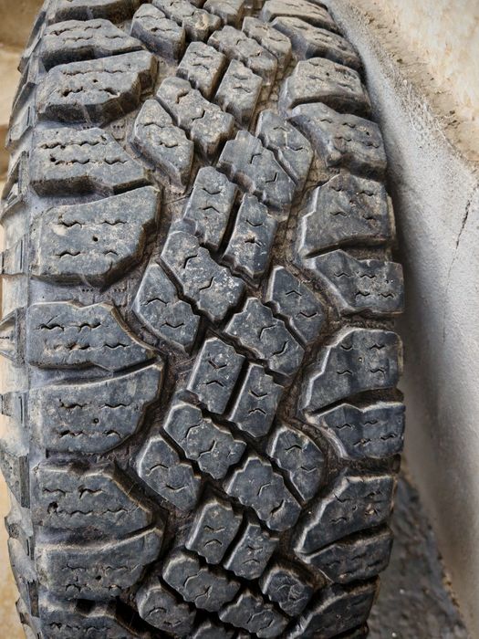 Джанти с гуми 235/75/15