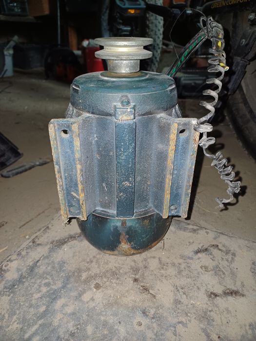 Трех фазный электродвигател