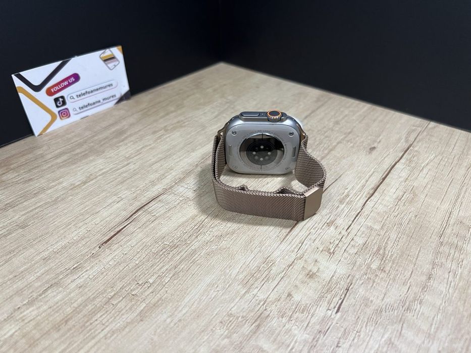 Apple Watch Ultra 49mm Natural Titanium Second-Hand 2 ani garanție, Te