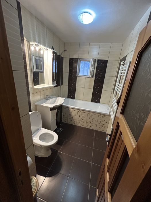 îchiriez apartament 3 camera