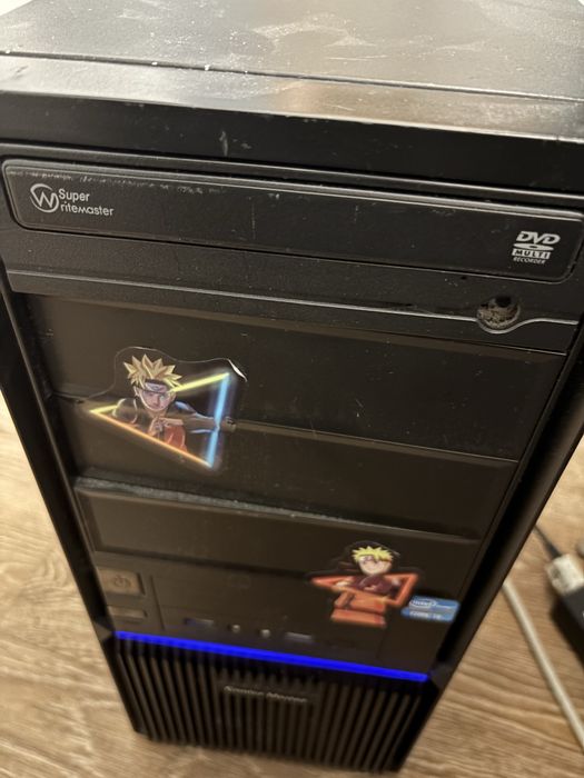 Продам настольный компьютер в комплекте.