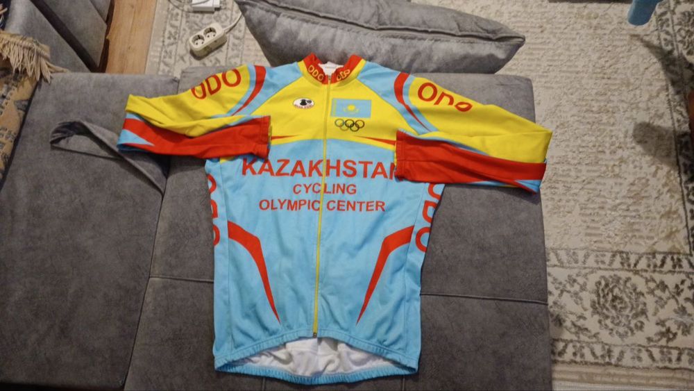 Продаю велоформу Astana team