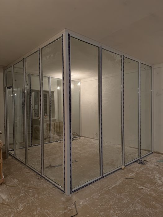 Пластиковые окна двери перегородки