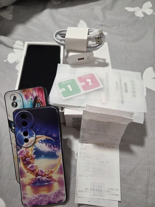 Vand telefon Honor 90