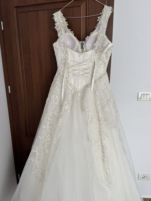 Vând rochie de mireasă