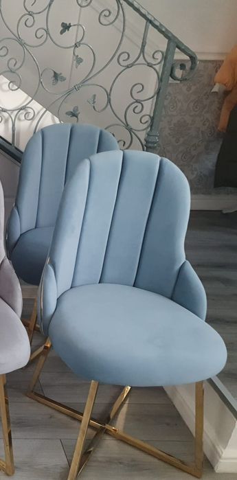Set 2 scaune albastru spatele e model cgesterfield