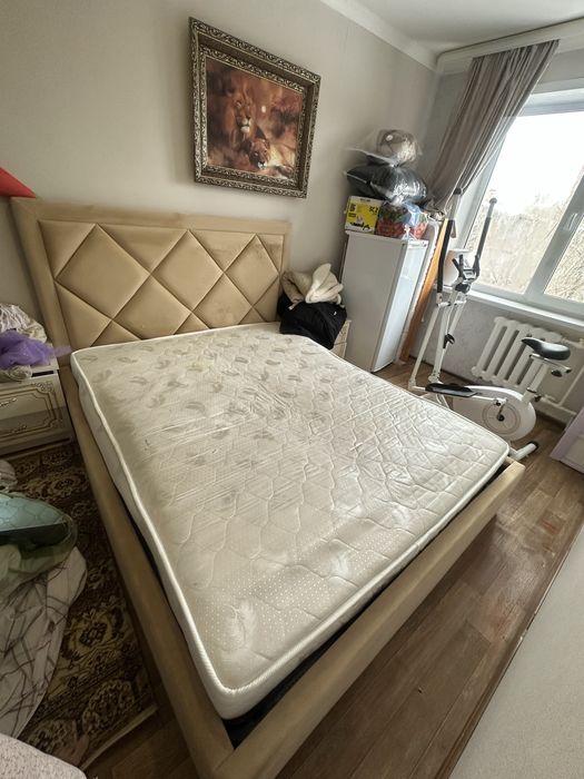 Продам спальную кровать