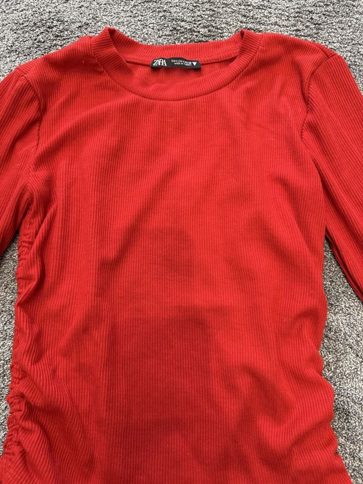 Дамски пуловери и блузи