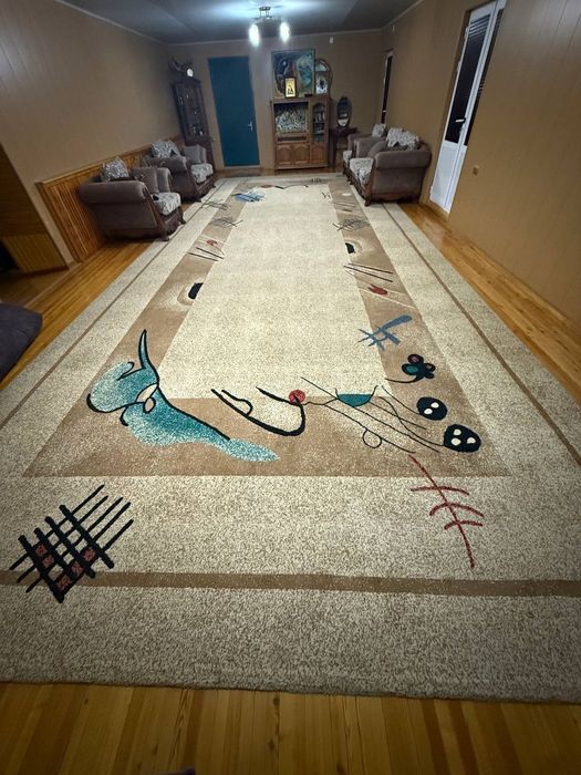 Gilam sotiladi. 10x4 metrli qalin tabiiy sherstdan