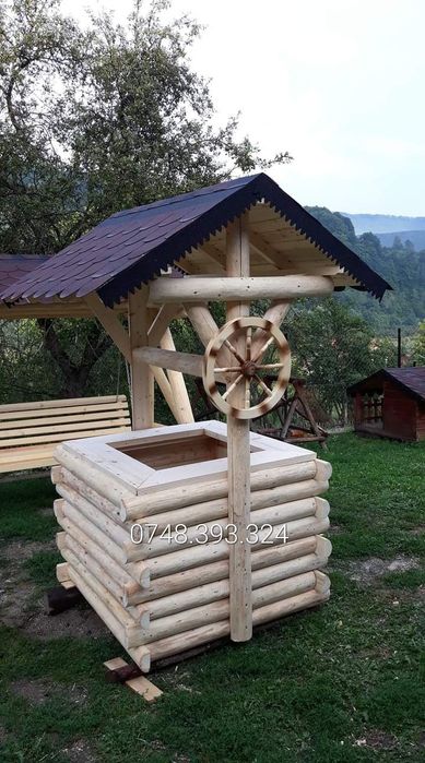 Fântână  din lemn masiv  cismea  put
