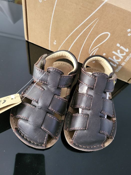 Sandalute Tikki noi Mărimea 19