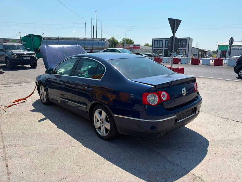 Dezmembrez VW Passat B6 2.0 TDI BMP 140 cai cod culoare LD5Q Cutie Manuala 6 Trepte cod JLU,HDV an 2005