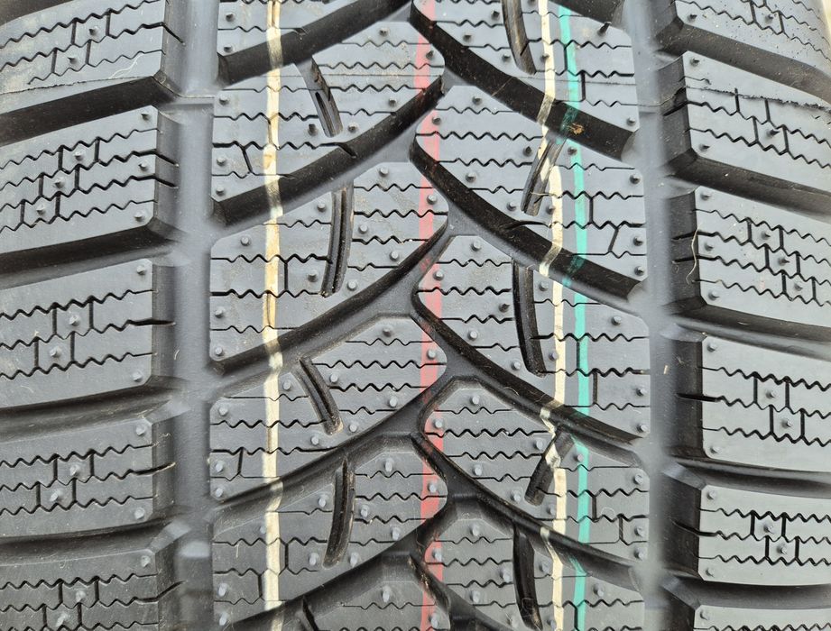 Set 2buc 235/60 R17 M+S iarnă - una Firestone