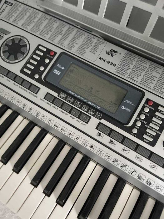 Продаётся синтезатор Meike MK-939