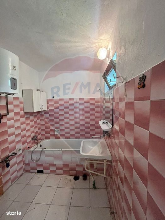 Casă / Vilă cu 5 camere de vânzare în zona Traian