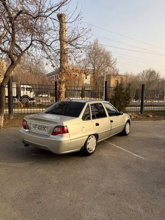 Nexia 2 donc 1.6 srochna sotiladi