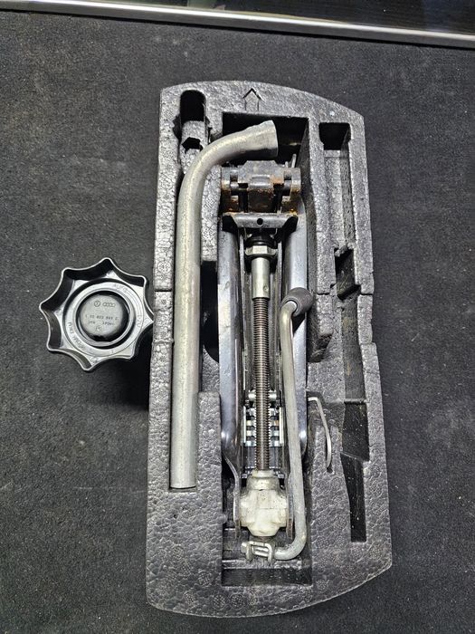 Trusa cric Volkswagen Golf 5 / Golf 6