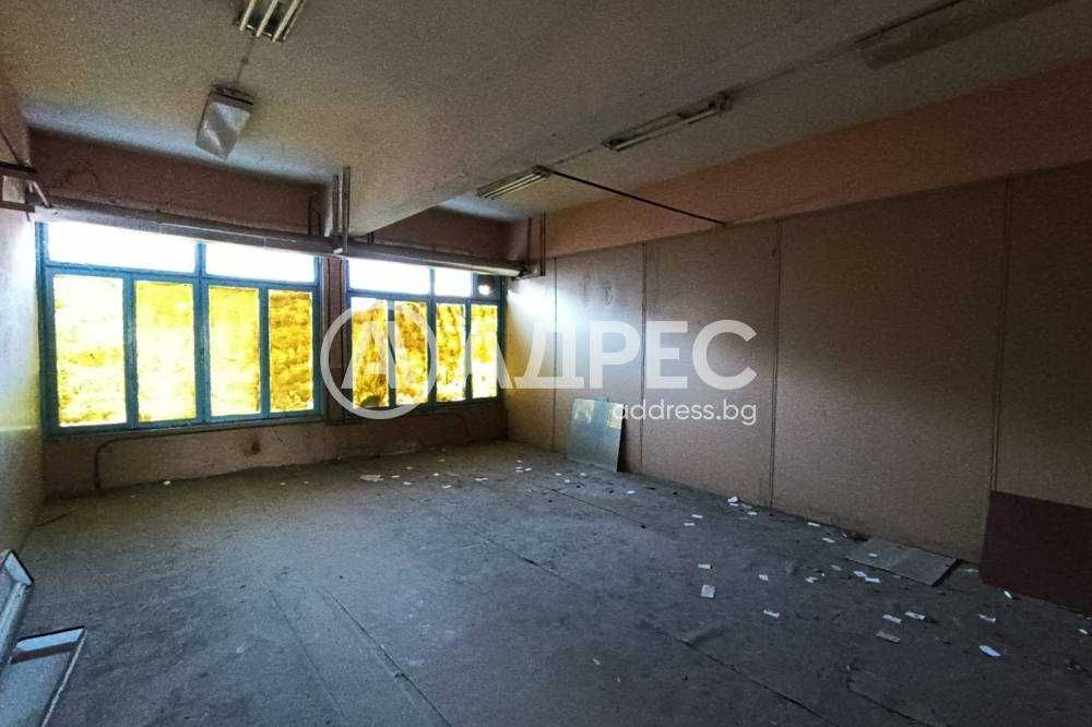 Продава се Промишлена сграда в Разград, Център - 2630 кв.м за 137 €/кв.м - Снимка #9