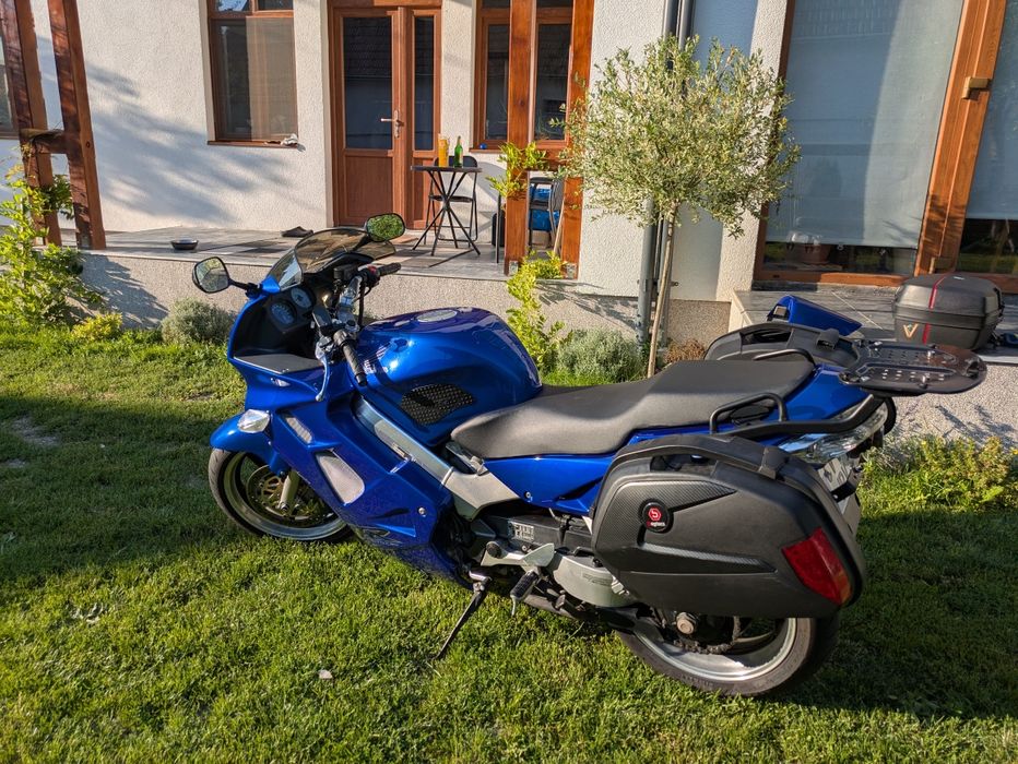 Honda Vfr 800 rc46 cu 3 cutii și accesorii