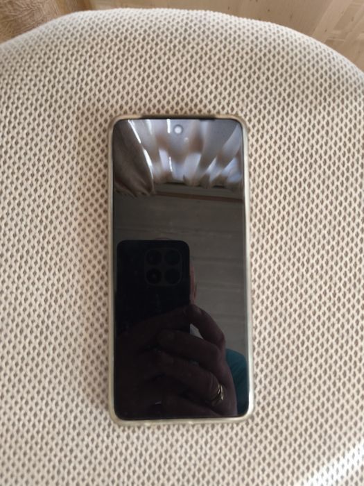Продавам смартфон Realmy12x5G