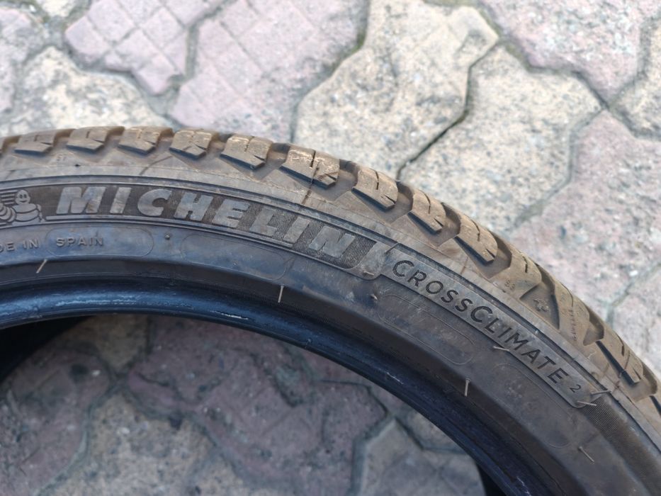 245 40 18,2buc Michelin Crossclimate, și 1buc Crossclimate 2 , peste 6mm