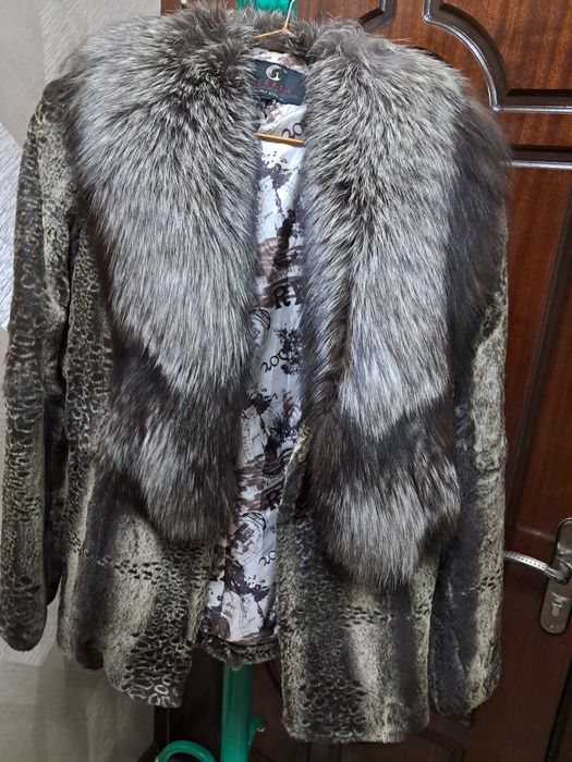 Женская меховая куртка