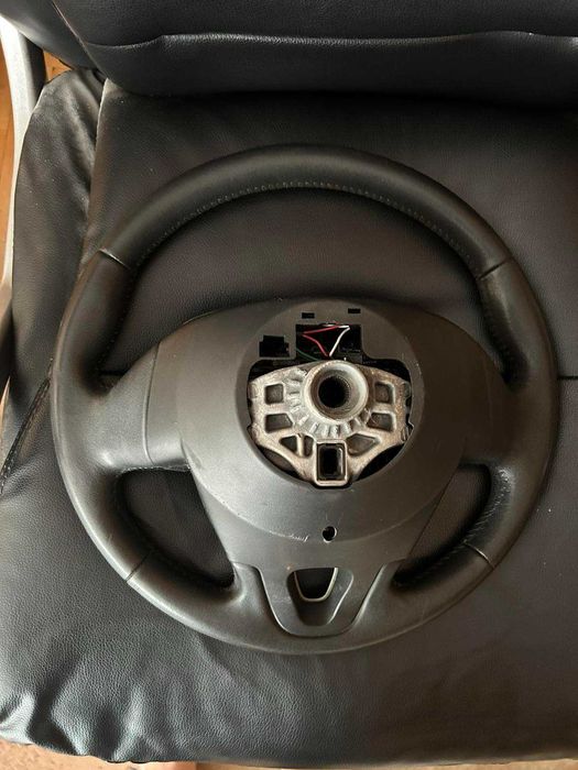 Кожен волан с еърбег за Renault Scenic 3