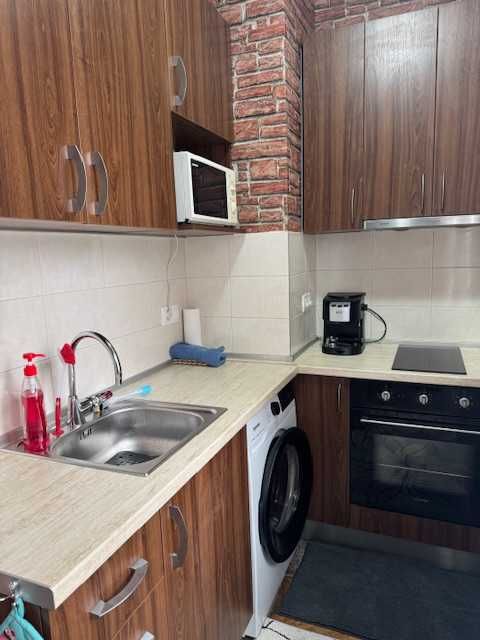 Продава двустаен апартамент в ж.к. Лозенец