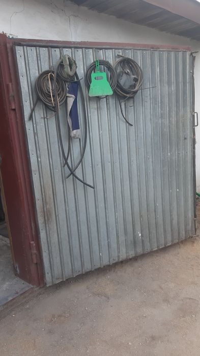 Ворота распашные на гараж