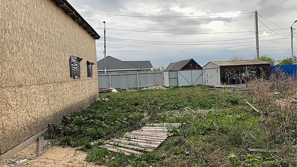 Продам участок с ангаром