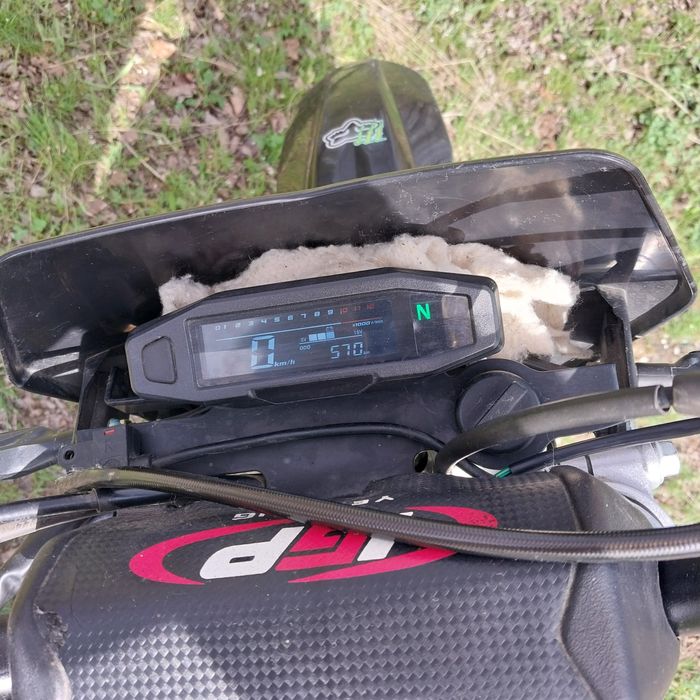 Мотоцик эндуро 250куб