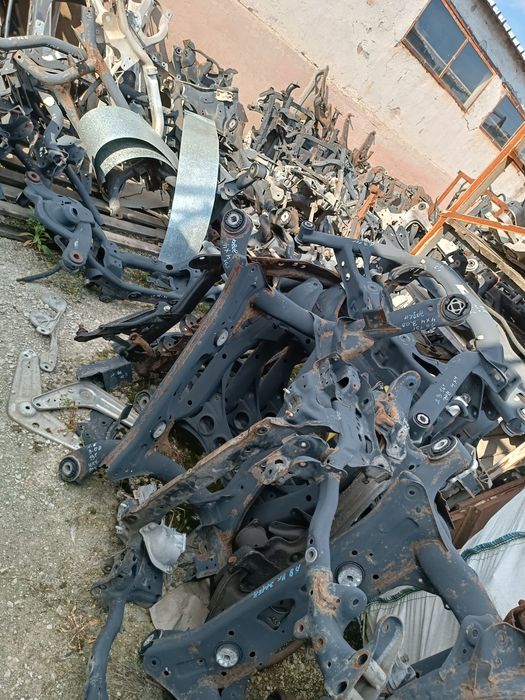 Предни и задни мостове за автомобили