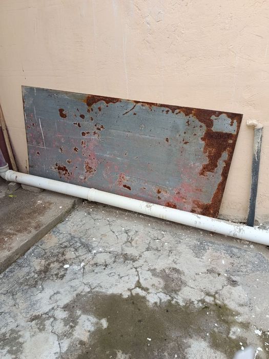 Лист продаётся один на два метр