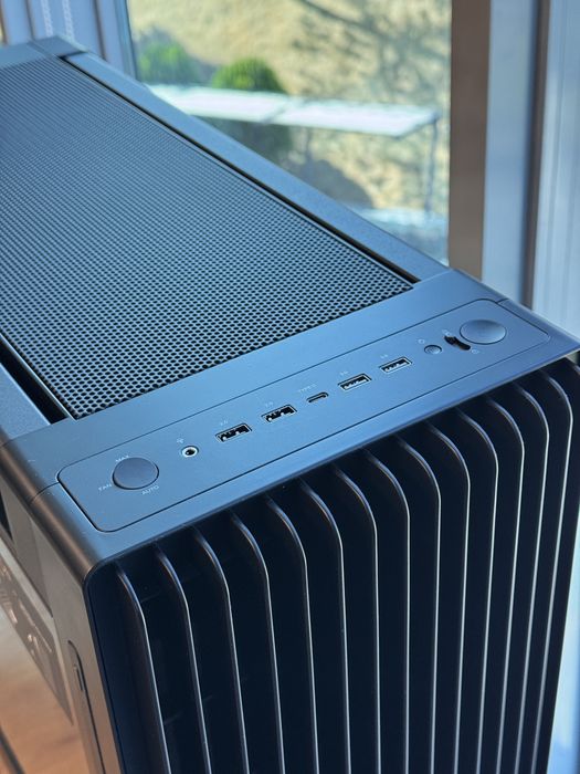 Мощен PC - работна станция - Ryzen 9 9950X / RTX 5070 Ti / 64GB / 6TB
