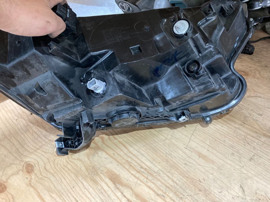 Ляв фар за Honda Cr-v. Led. 17-22.