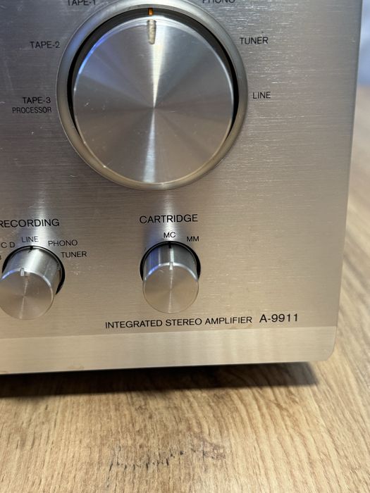 Vand amplificator Onkyo integra A-9911 capul de serie