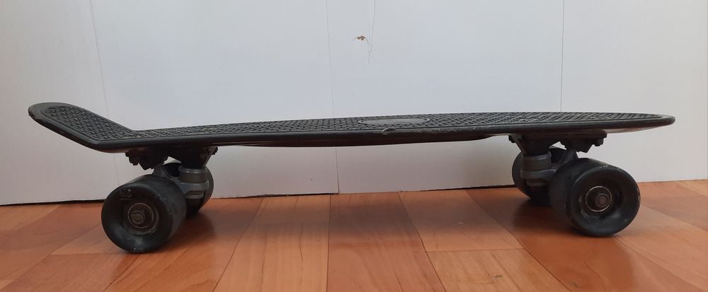 Скейтборд в отличном состоянии