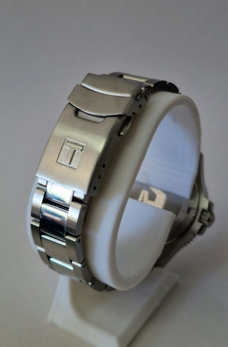 TISSOT Seastar 1000