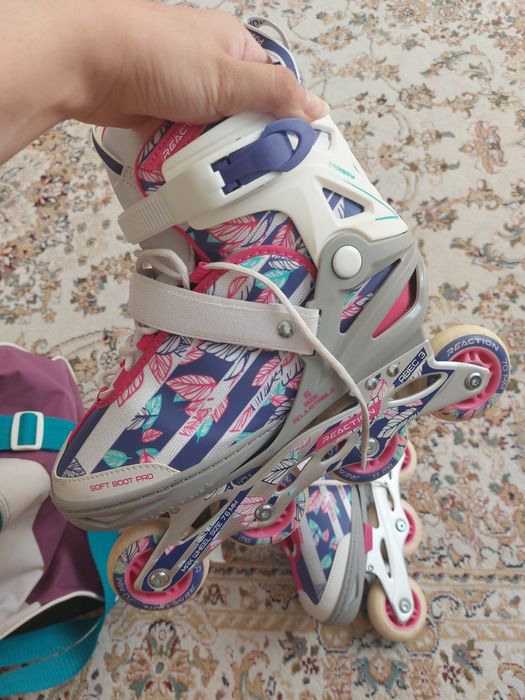 Ролики для девочек, Reaction