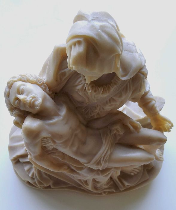 Pietà (Michelangelo) Înălțime 23 cm, Lățime 19,5 cm, Greutate 2674 g