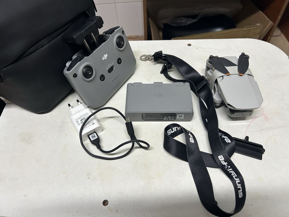 Продам дрон dji mini 2 fly more combo (квадрокоптер)