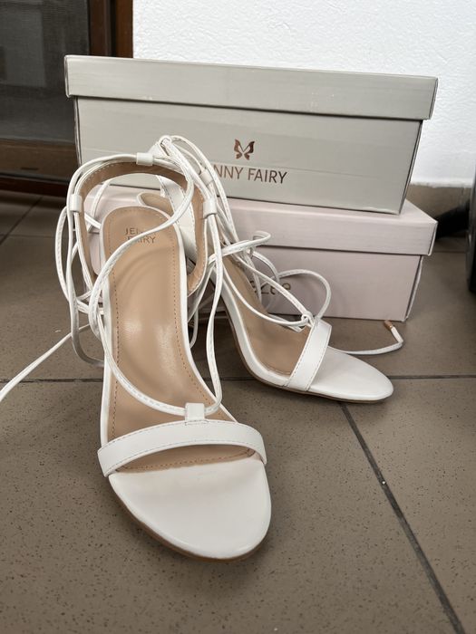 Sandale albe de ocazie