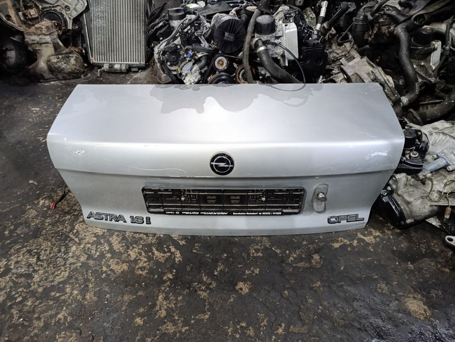 Крышка багажника на Опель Астра F сидан