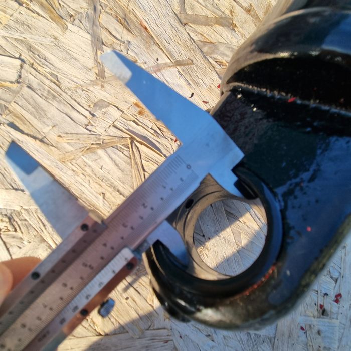 Cilindru hidraulic lungime 900 mm deschide 600 mm tija 50 mm grosime d