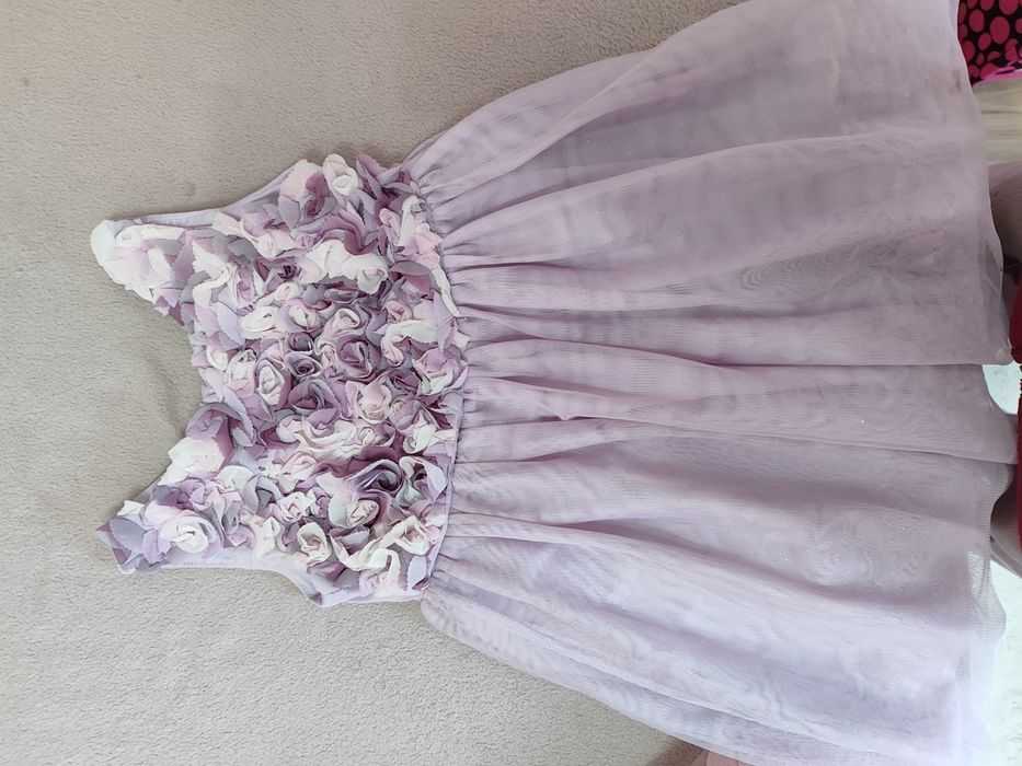 Рокли за момиче - различни размери