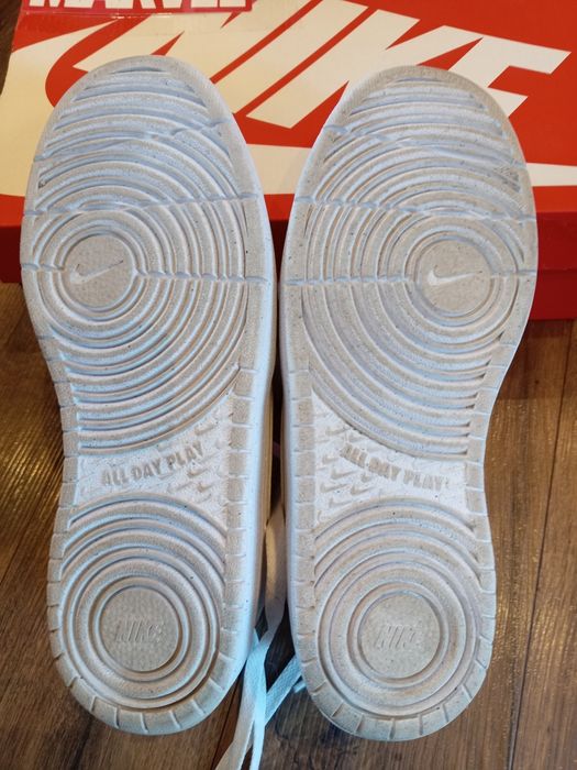 Nike бели маратонки  38