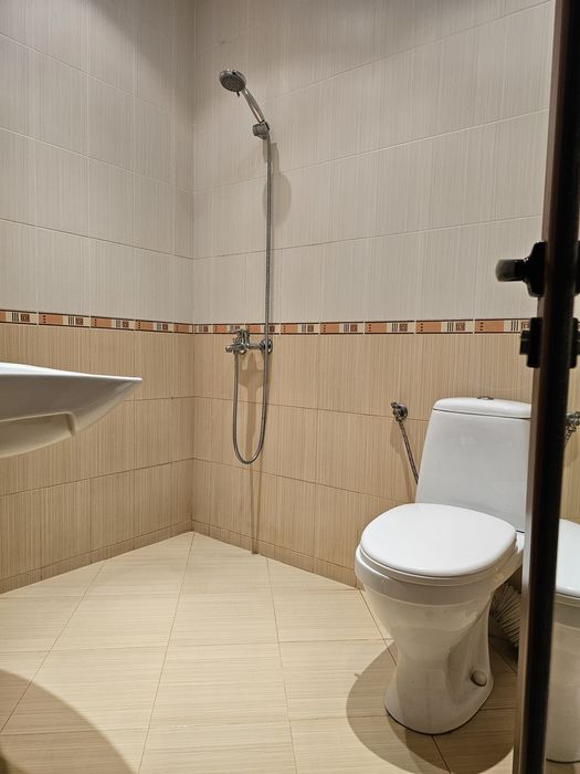 Дава се под наем Двустаен апартамент в Кърджали, Център - 67 кв.м за 285.6 € - Снимка #5